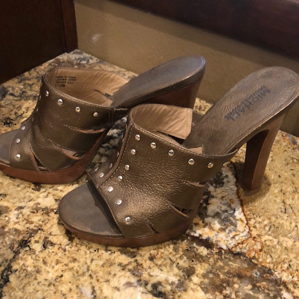 Michael kors. Gold slip on high shoe